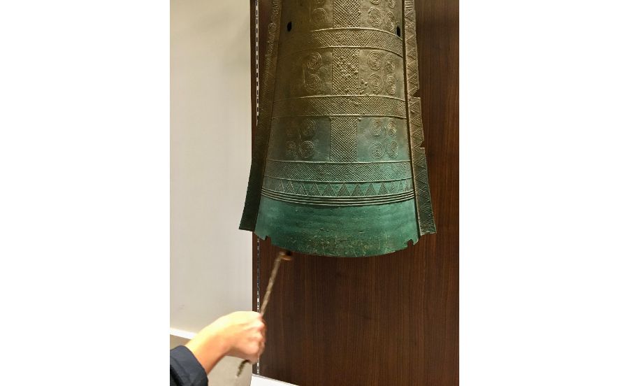 銅鐸のレプリカ