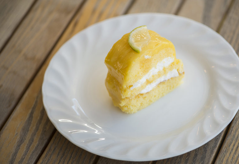 兵庫県・夙川の人気スイーツ店エルベラン。名品レモンケーキは必食!