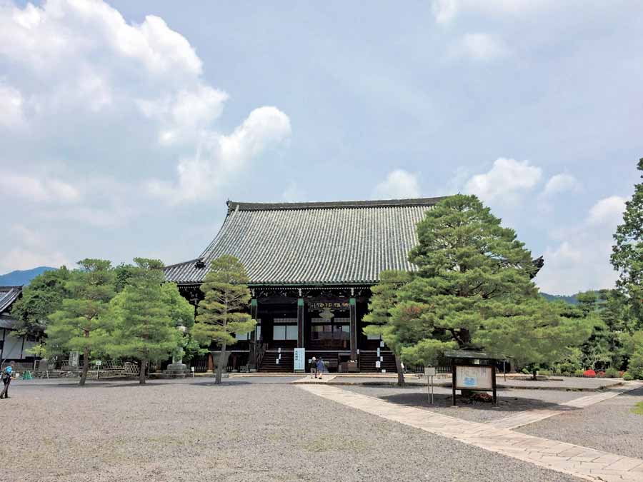 清凉寺の行事：嵯峨大念佛狂言と灌佛会（花祭り）