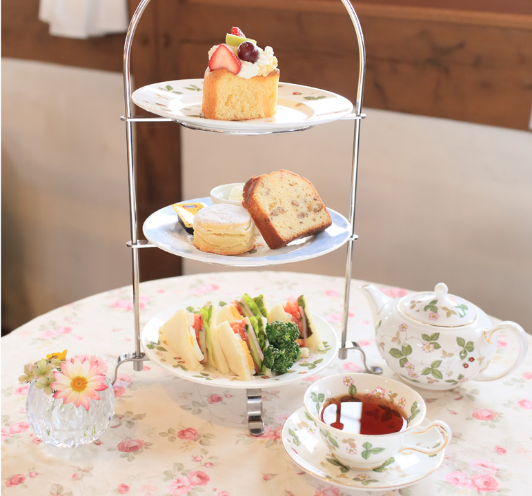 英国式アフタヌーンティーのセット