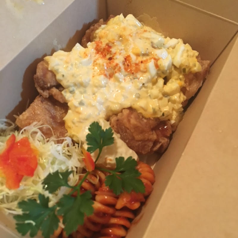 タルタルソースがたっぷりのチキン南蛮