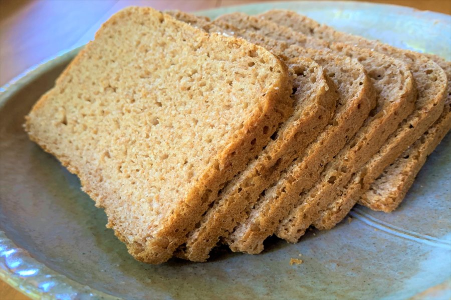 シンプル酸味を感じるプレーンのライ麦パン