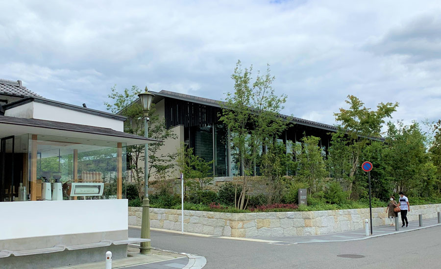 低層でゆとりあるデザインのMUNI京都