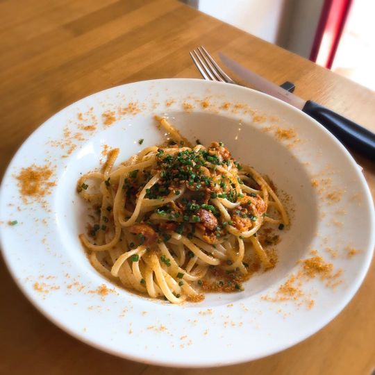 ウニとからすみをつかった濃厚なパスタ