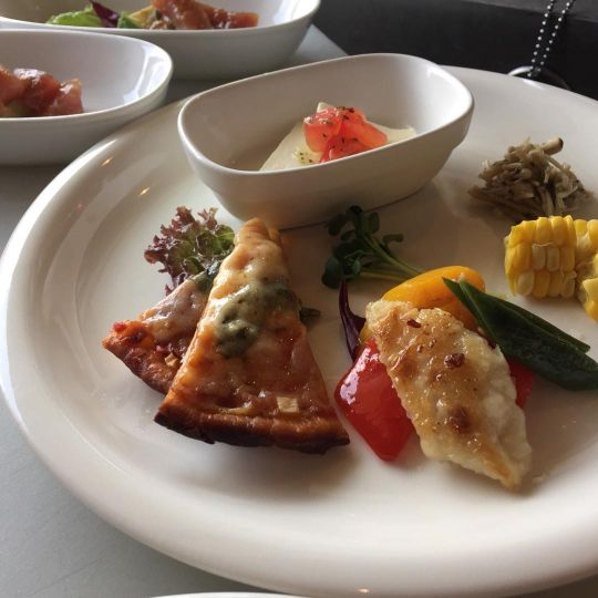 いろいろ食べられてうれしい前菜の盛り合わせ