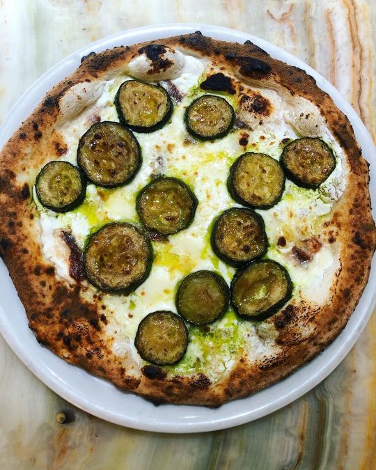 ズッキーニとリコッタチーズのピッツァ