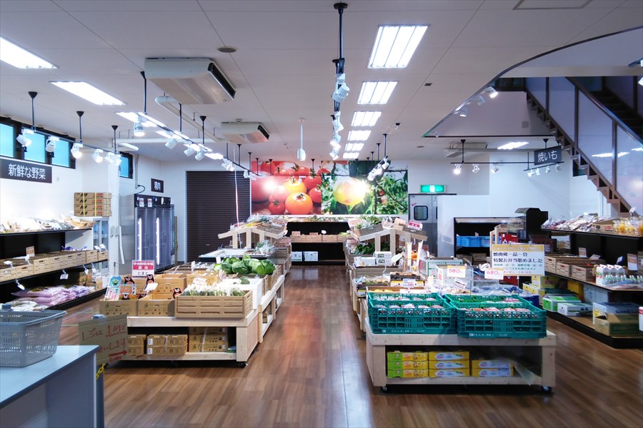 一品一会小林店1階の直売所