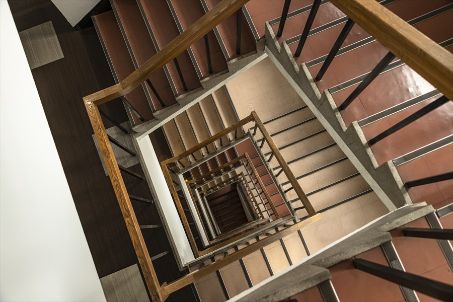 ＆PAPERとnedlsの入るレトロビル