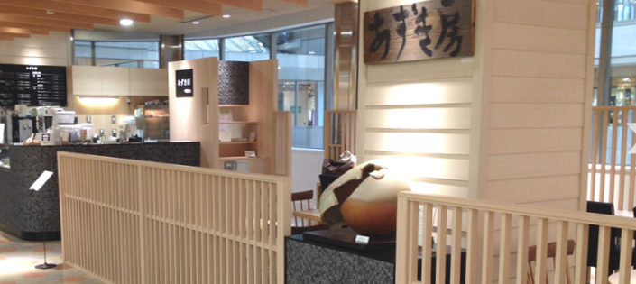 宝塚阪急の一角に設けられたセルカフェ