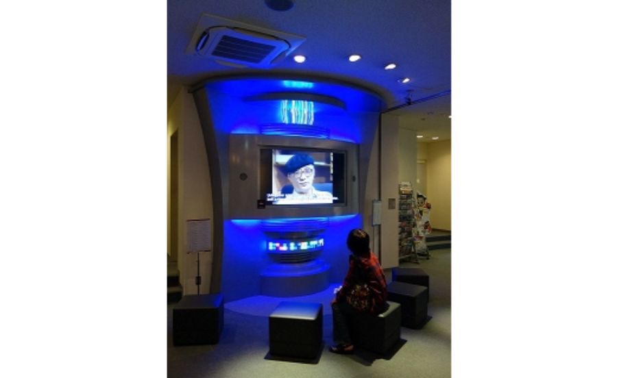 手塚本人のメッセージなどを見ることができる