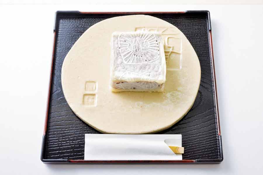 ずっしり大きな四角いきんつば