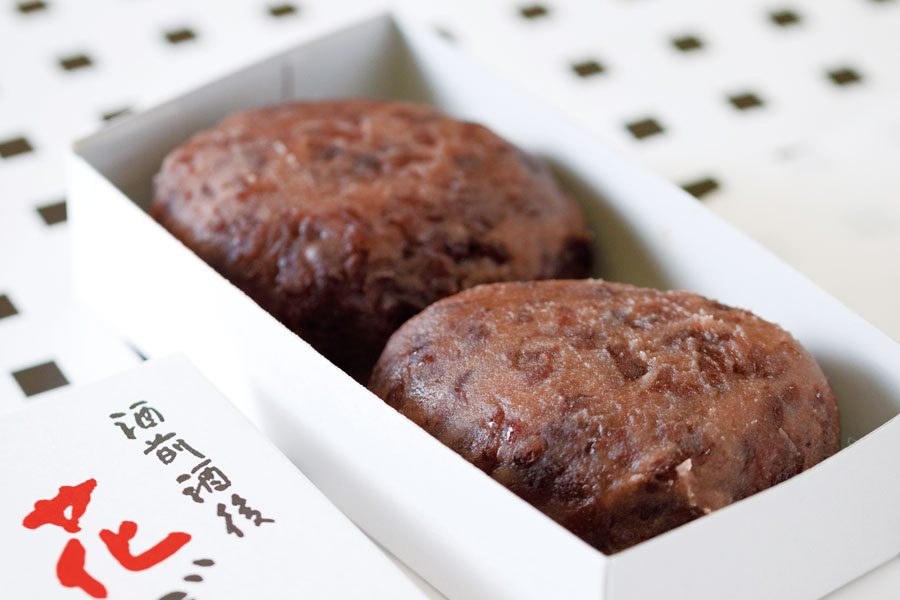 あんこたっぷりの牡丹餅