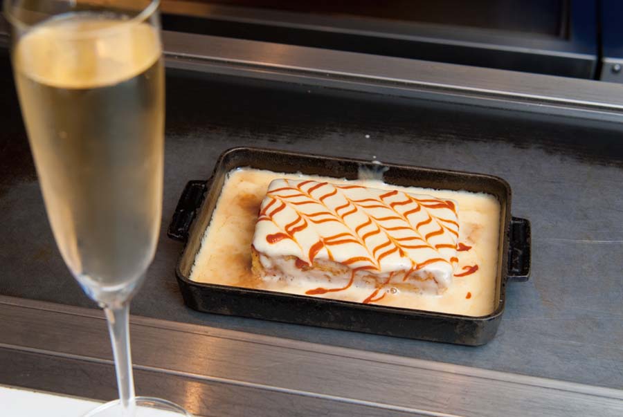 赤白のお好み焼き