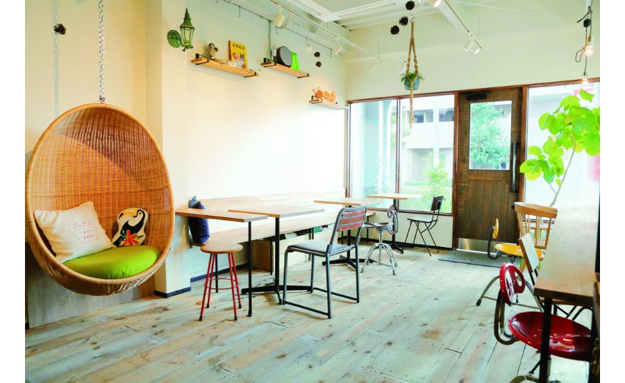 店主の遊び心が生きた店内