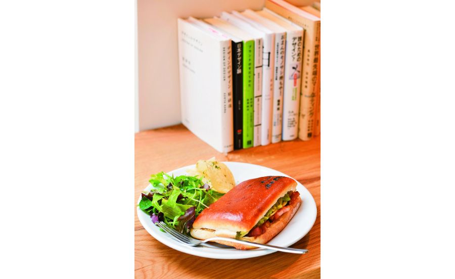 文庫型のパンがキュート!