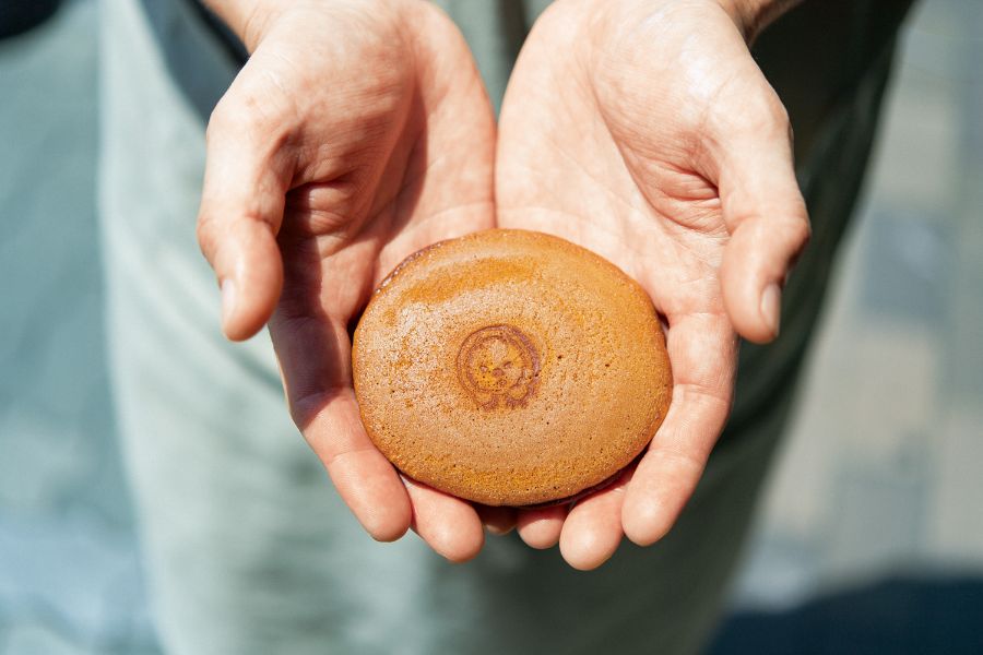 ウォンバットの焼き印がされたラスク