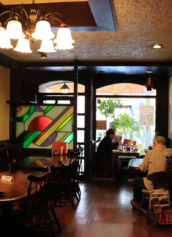 豊中・岡町商店街と周辺は昭和レトロの宝庫！大阪の純喫茶と商店街の魅力