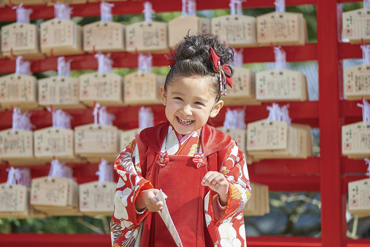 秋の3つの恒例行事で諸願成就祈願。中山寺「七五三まいり」「明治天皇菊まつり」「亥の子地蔵まつり」