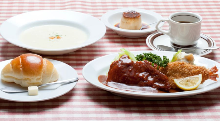 パン、スープ、メイン、デザート、ドリンク