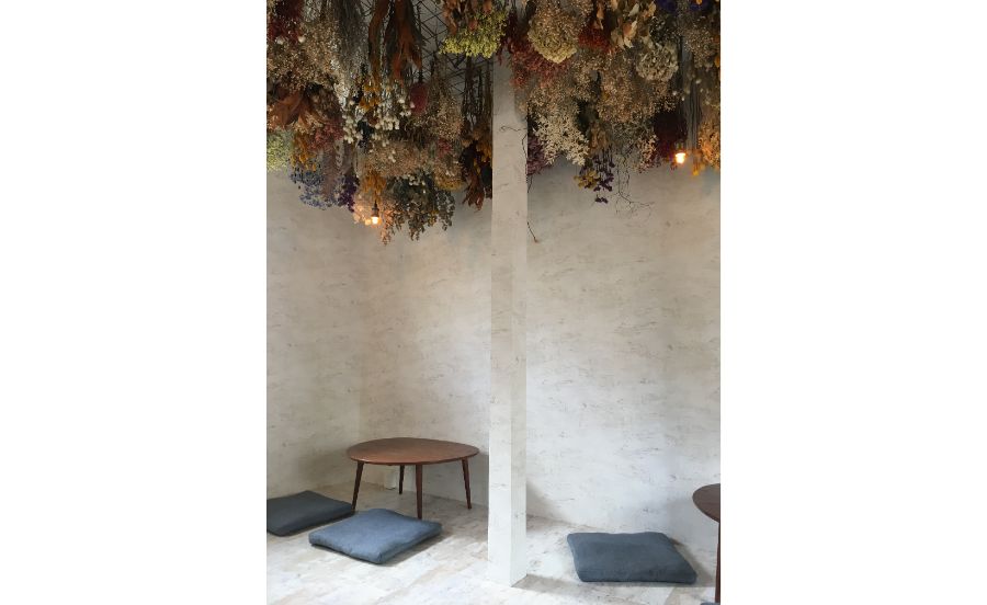 靴を脱いであがる空間なのでほっこり