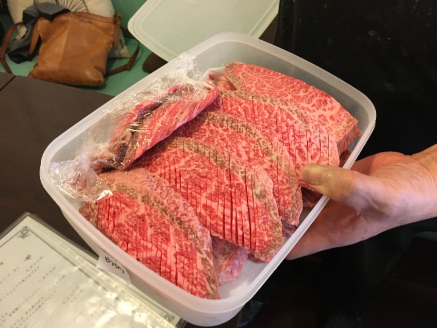 霜降りの黒毛和牛