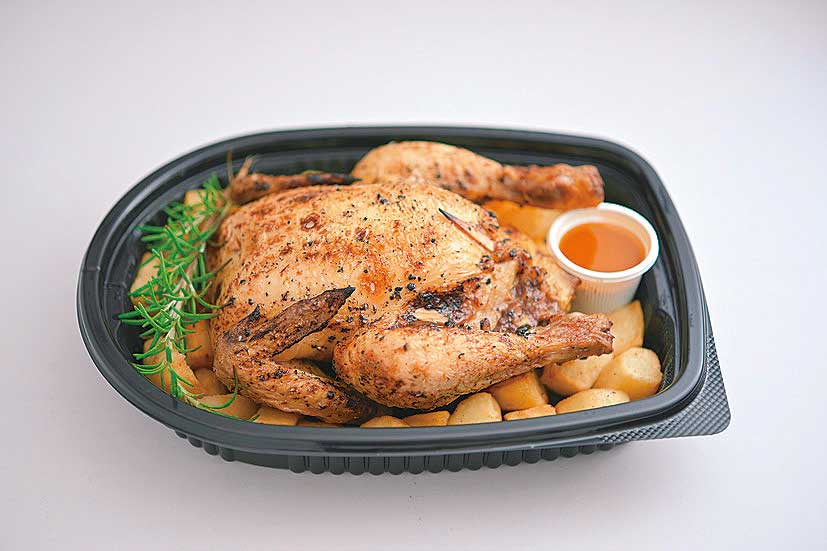 トレーに盛られたチキン