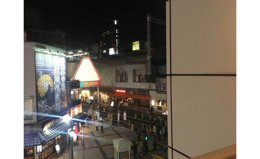 お店からも阪急神戸三宮駅がすぐ見える