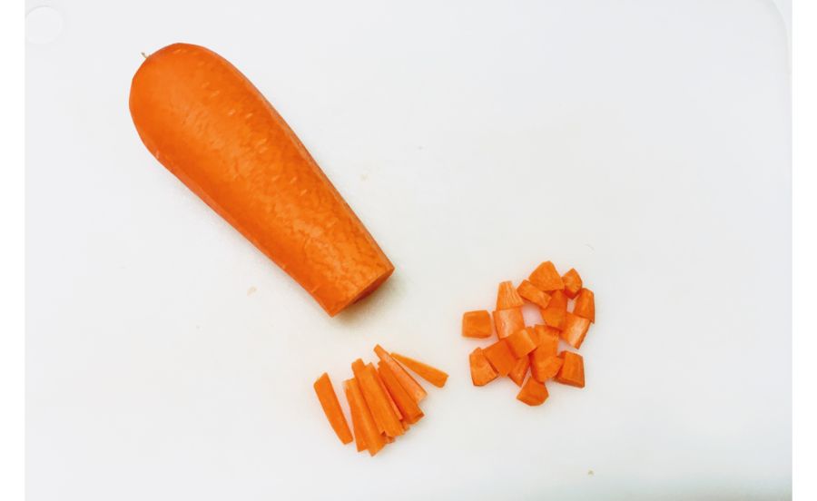 カットしたニンジン