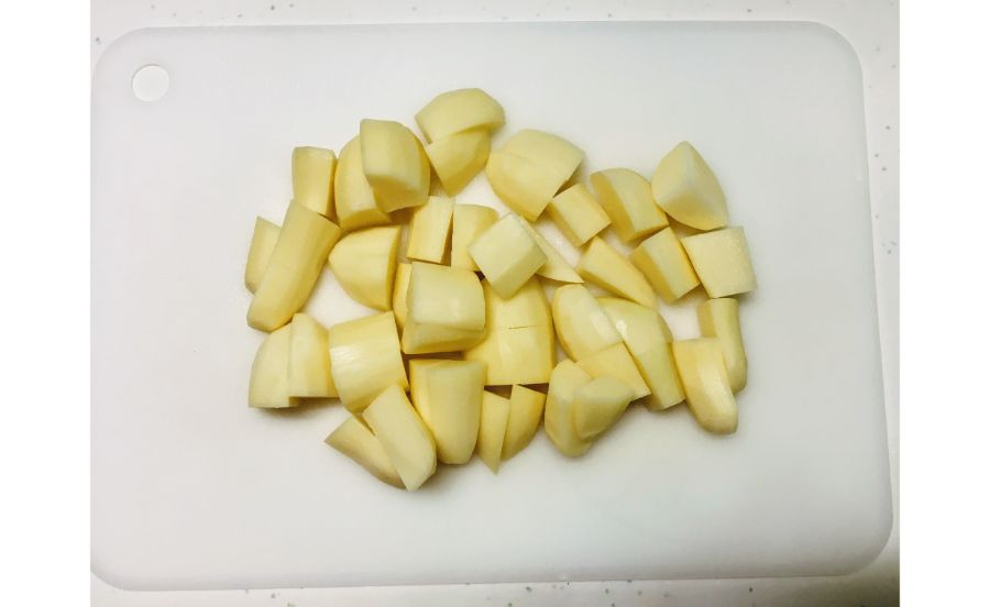 一口大に切ったじゃがいも
