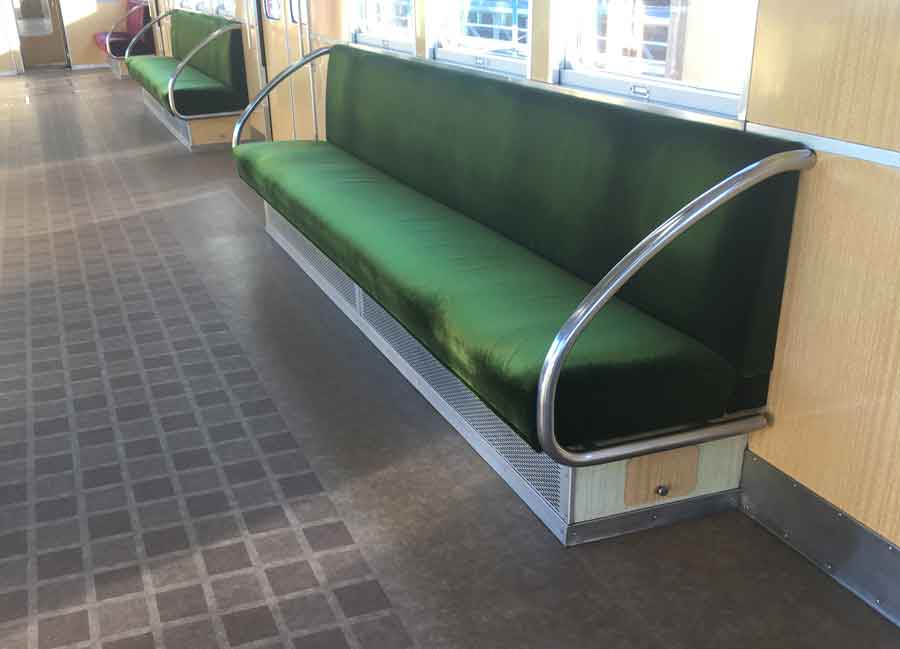 阪急電車のロングシート