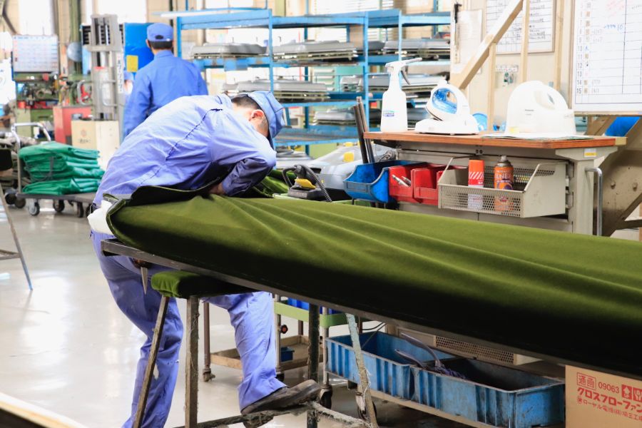 シートをセットする作業