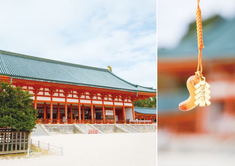 平安神宮の社殿とお守り