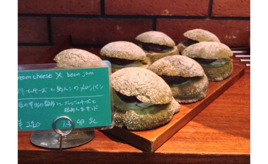 オレノパンオクムラのクリームチーズとあんこのメロンパン