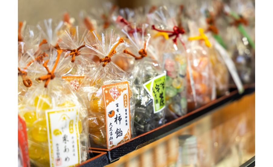 大文字飴本舗の商品棚