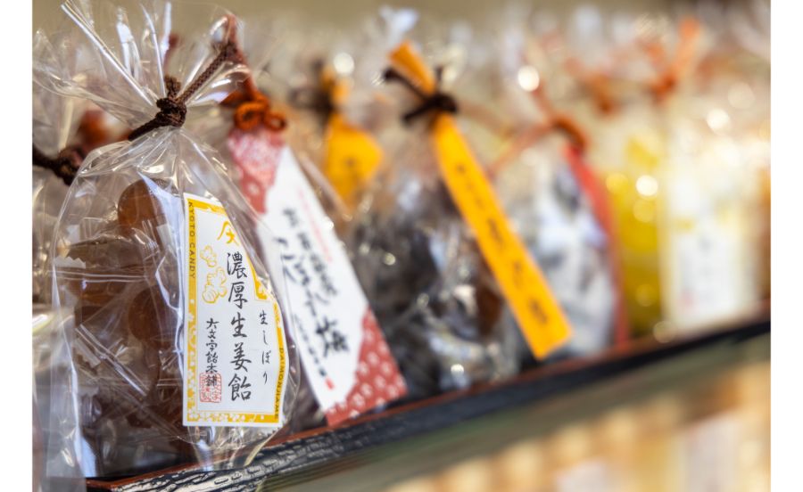 大文字飴本舗の商品棚