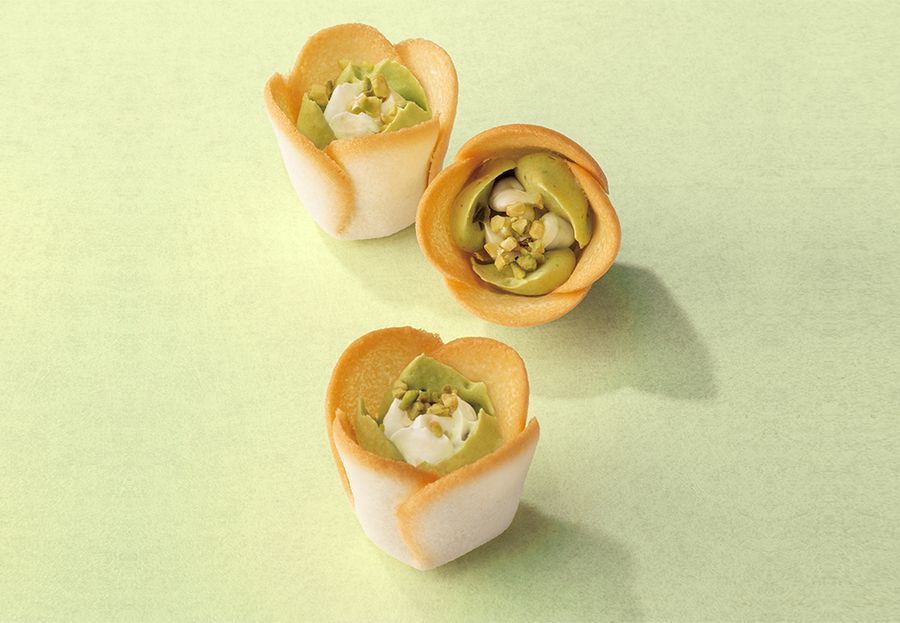 チューリップの形をしたラングドシャ