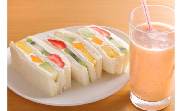 ヤオイソのフルーツサンド