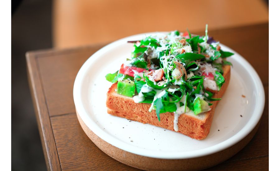 LeBRESSOのアボカド&ベーコンシーザーサラダ