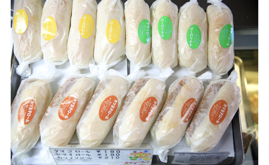 青谷ベーカリーのロールサンド3種