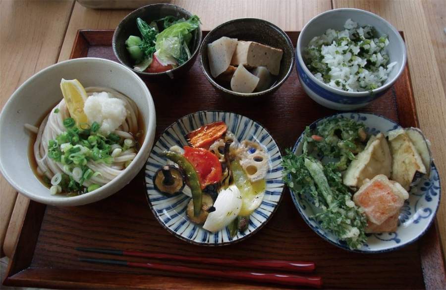 うどんと一品メニュー