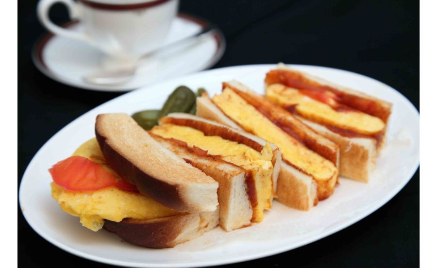 YCのオムレツサンド