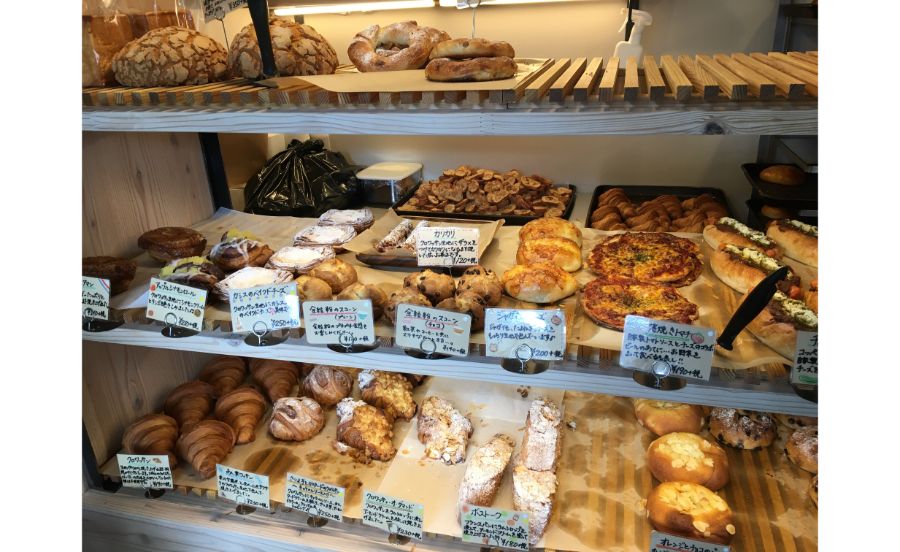 yotsuパン製作所の商品棚