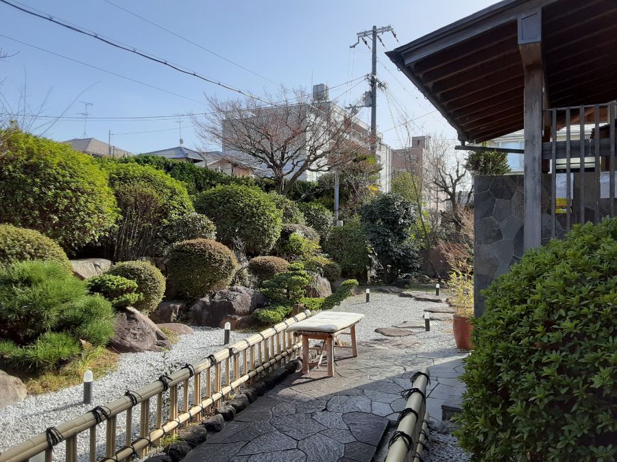 手入れの行き届いた庭