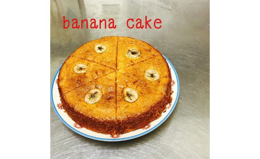 高波カフェのホットバナナケーキ