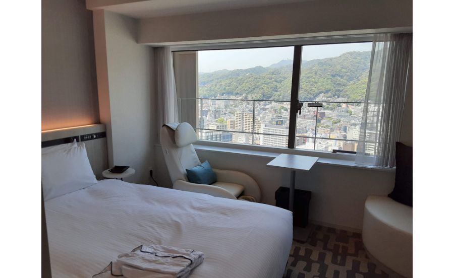 レムプラス神戸三宮内観