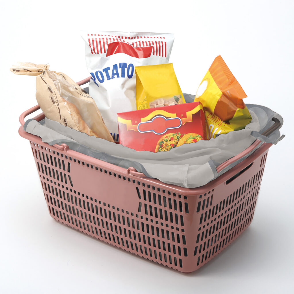 スーパーのかごにおさまるエコバッグ