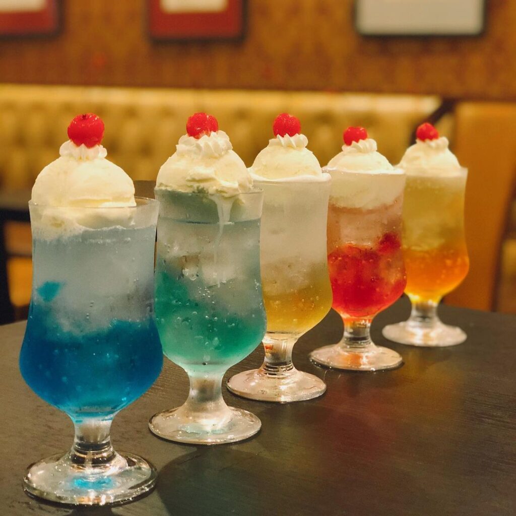 前田珈琲本店のクリームソーダ