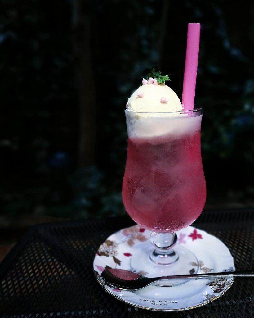 前田珈琲明倫店のクリームソーダ