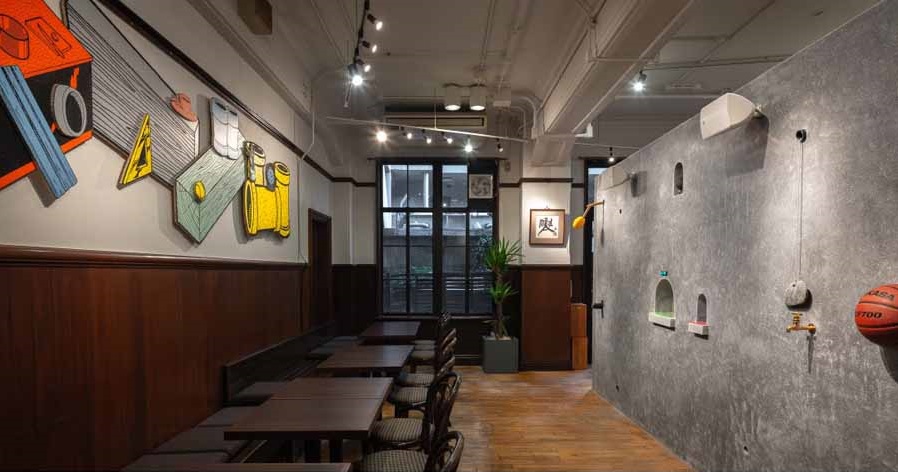 前田珈琲明倫店の内観