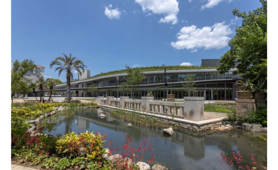 宝塚文化芸術センターの庭園